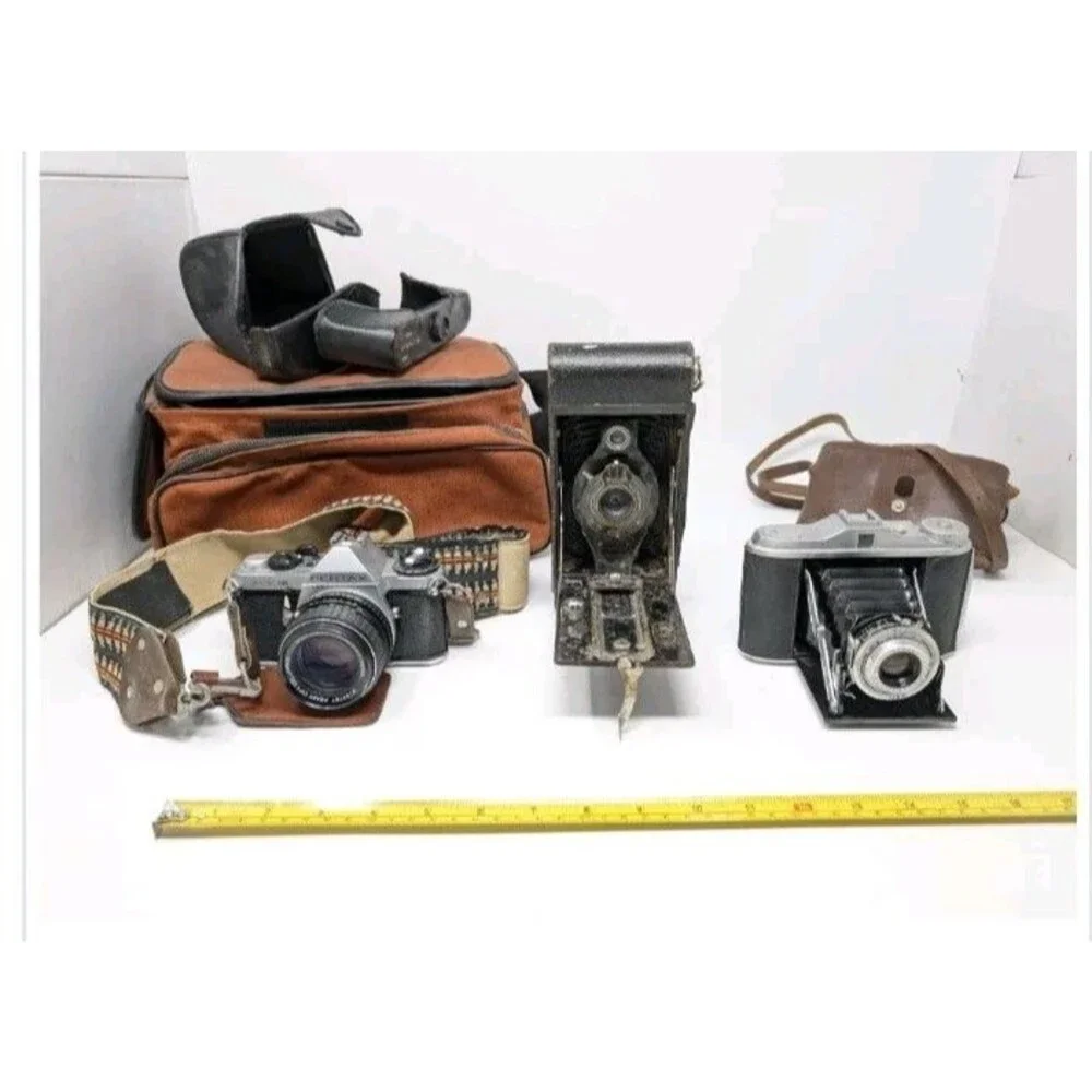 Antique/Vintage Camera Lot: Kodak Agfa, Pentax, Yashica